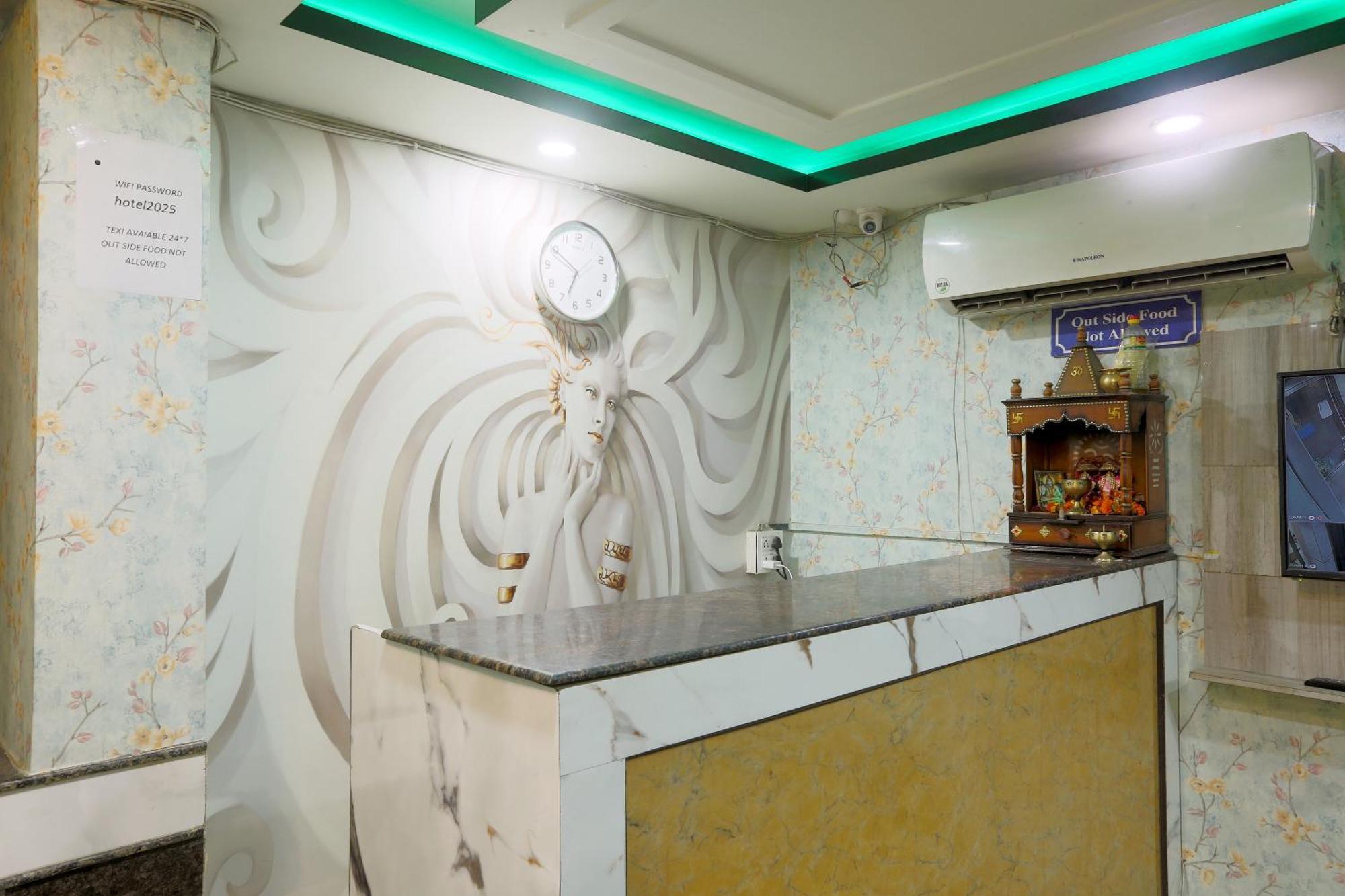 Hotel Triton Grand At Delhi Airport Нью-Делі Екстер'єр фото